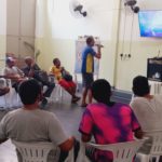 Vozes da Rua: Karaokê como ferramenta de transformação cognitiva e comportamental.